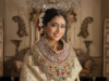 a beautiful indian women in Broach Stole